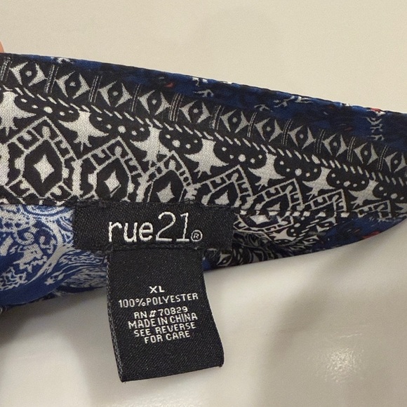 Rue21 XL Blue Elephant Print Women's Top - Picture 4 of 8